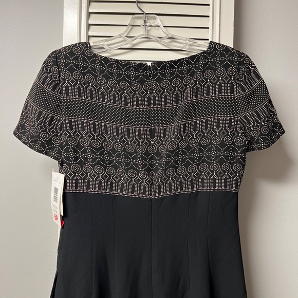 Dress - Picture 6 of 6